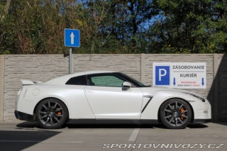 Nissan GT-R 390kW AT/6 DBA-R35 2011 2011