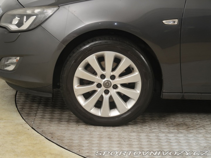 Opel Astra 2.0 CDTI 2011