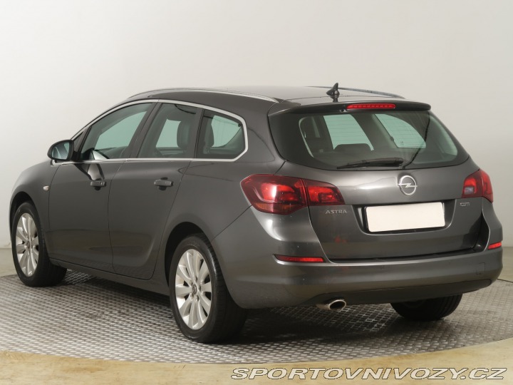 Opel Astra 2.0 CDTI 2011