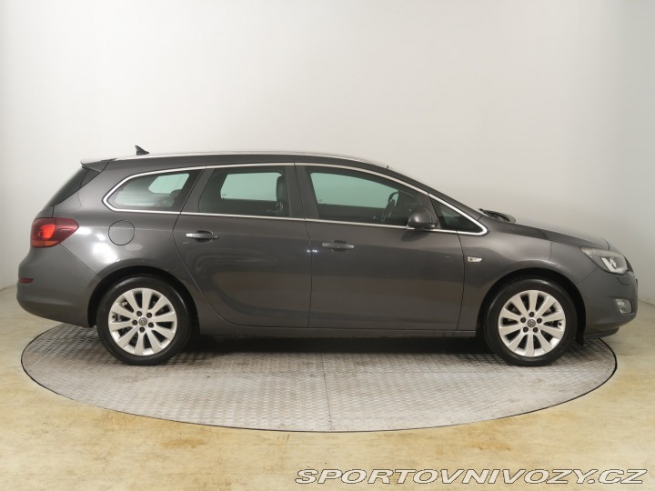 Opel Astra 2.0 CDTI 2011