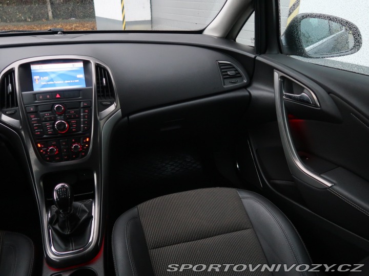 Opel Astra 2.0 CDTI 2011