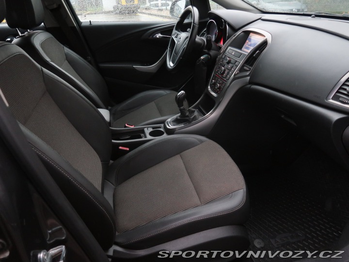 Opel Astra 2.0 CDTI 2011