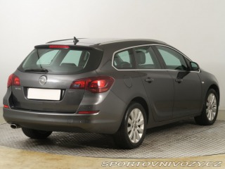 Opel Astra 2.0 CDTI 2011