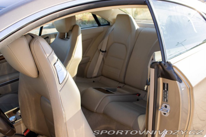 Mercedes-Benz E Kupé  350 CDI BlueEFFICIE 2011