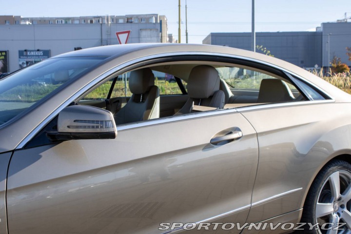 Mercedes-Benz E Kupé  350 CDI BlueEFFICIE 2011