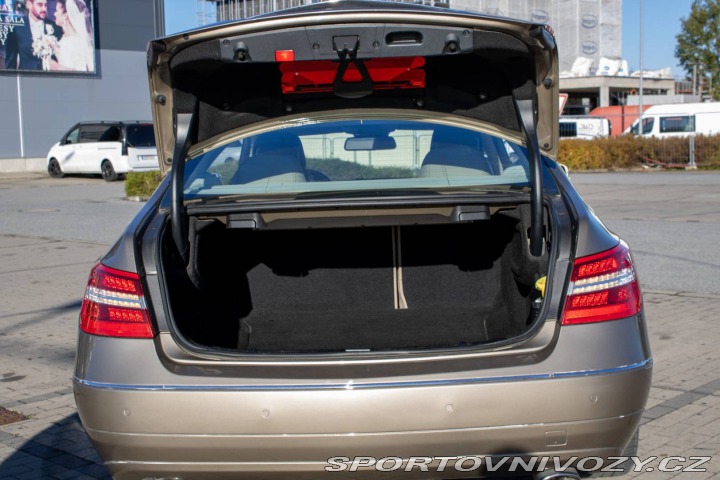 Mercedes-Benz E Kupé  350 CDI BlueEFFICIE 2011