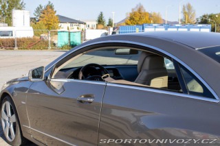 Mercedes-Benz E Kupé 350 CDI BlueEFFICIE 2011