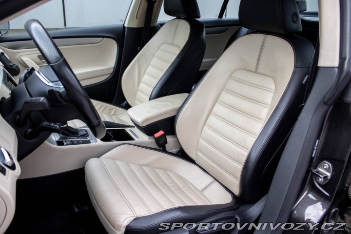 Volkswagen Passat CC CC  2.0 TSI Highline / 15 2011