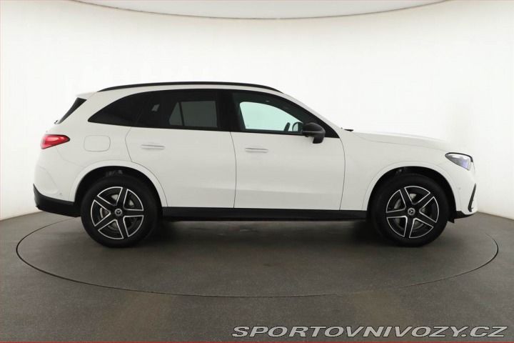 Mercedes-Benz Ostatní modely GLC 300 e 4MATIC, AMG LINE 2026