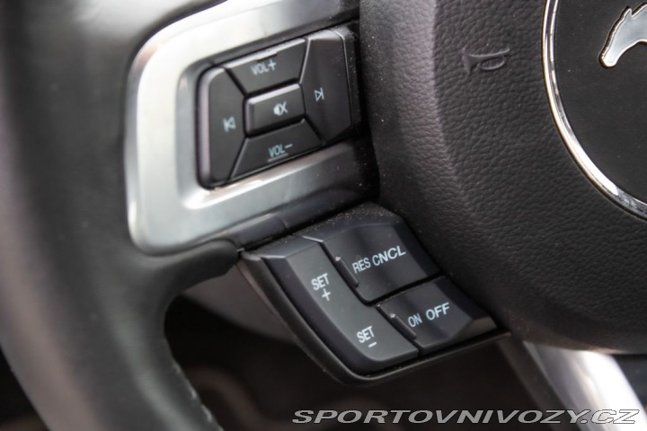 Ford Mustang  2021