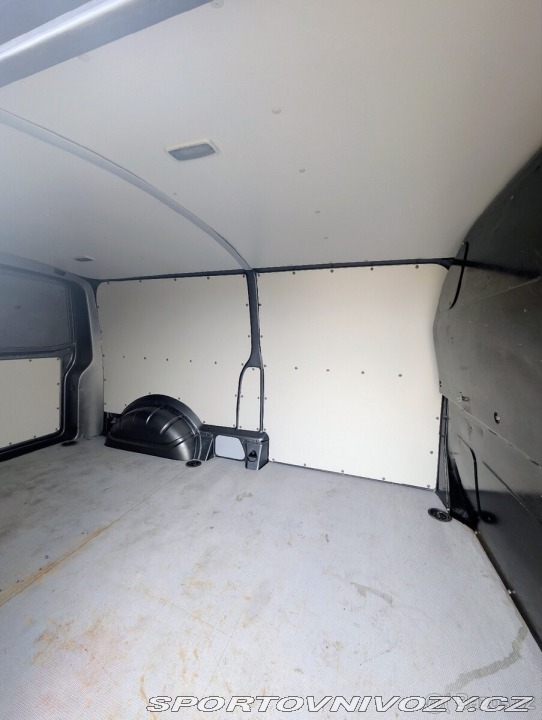 Volkswagen Ostatní modely Transporter 2,0   T5 LONG 4Motion 2014
