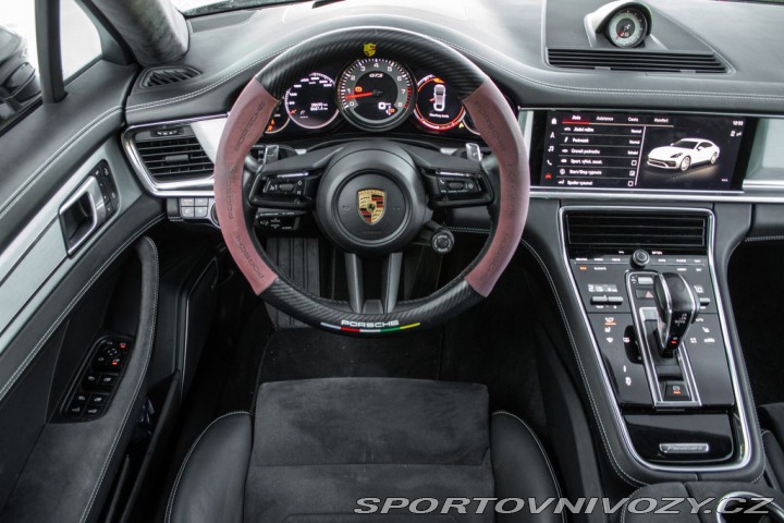 Porsche Panamera 2021