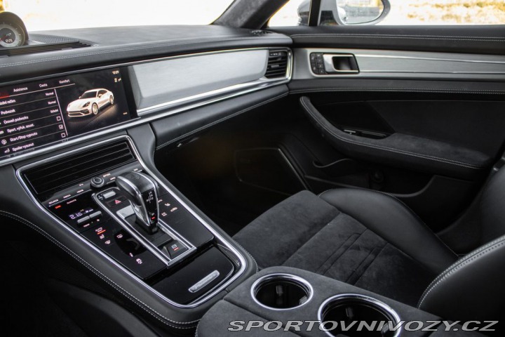 Porsche Panamera 2021