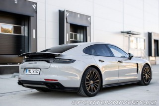 Porsche Panamera 2021