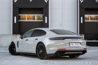 Porsche Panamera 2021