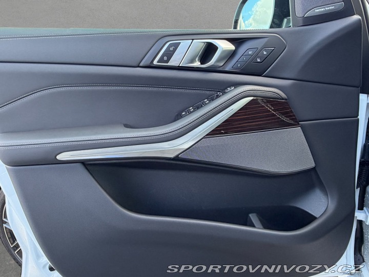 BMW X5 xDrive40i 2025