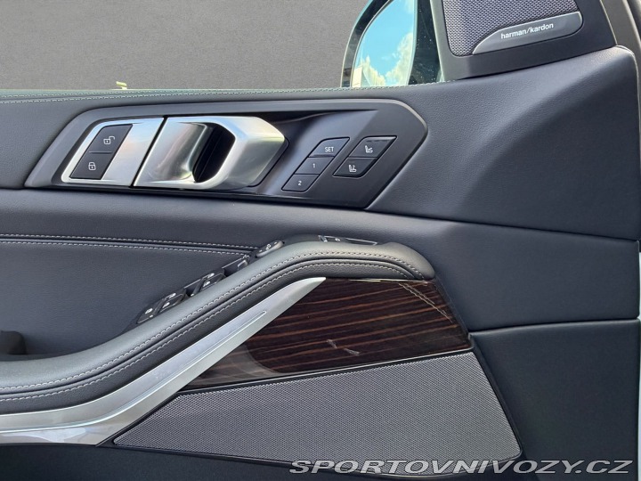 BMW X5 xDrive40i 2025