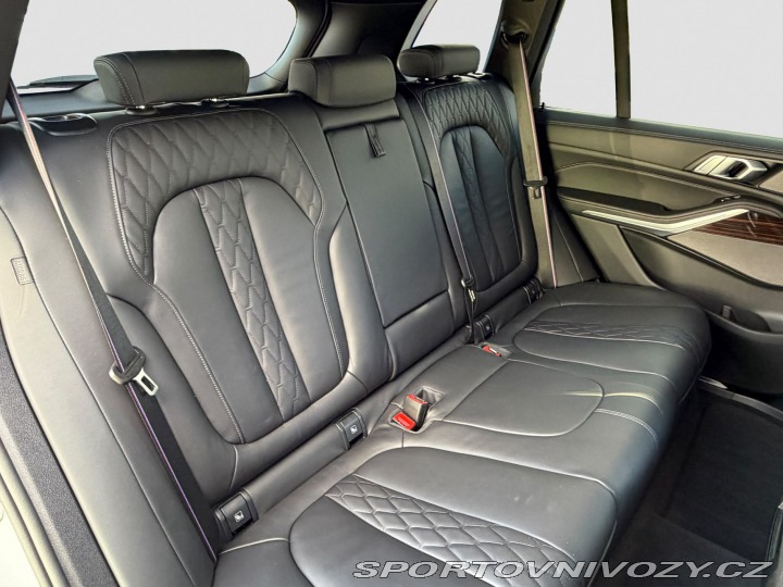 BMW X5 xDrive40i 2025