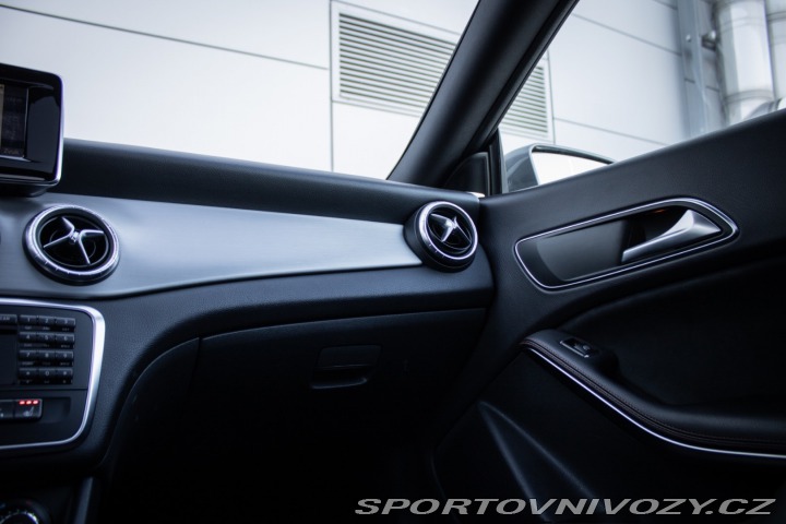 Mercedes-Benz CLA Kupé 220 CDI AMG LINE, 1 2013
