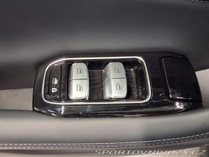 Ostatní značky Ostatní modely Omoda 9 Premium 1.5TGDI PHEV AWD 2026