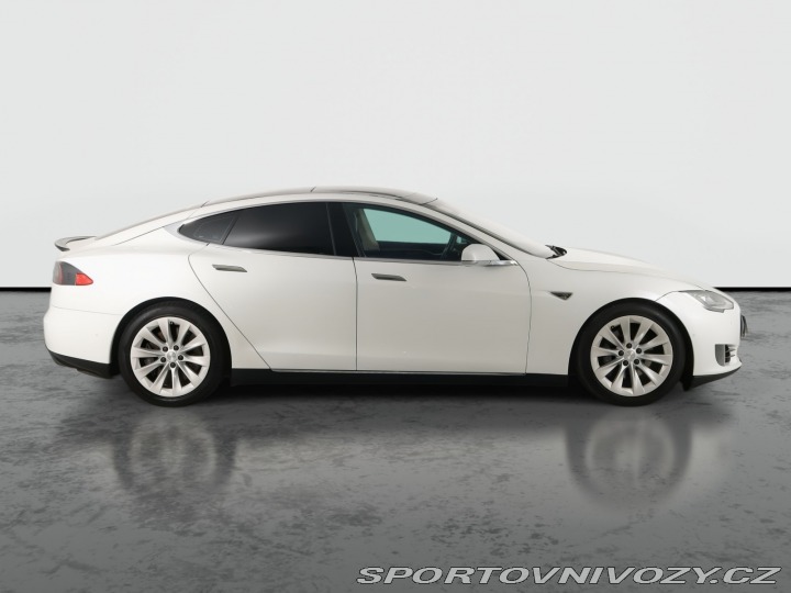 Tesla Model S 85D 2015