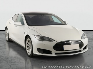 Tesla Model S 85D 2015