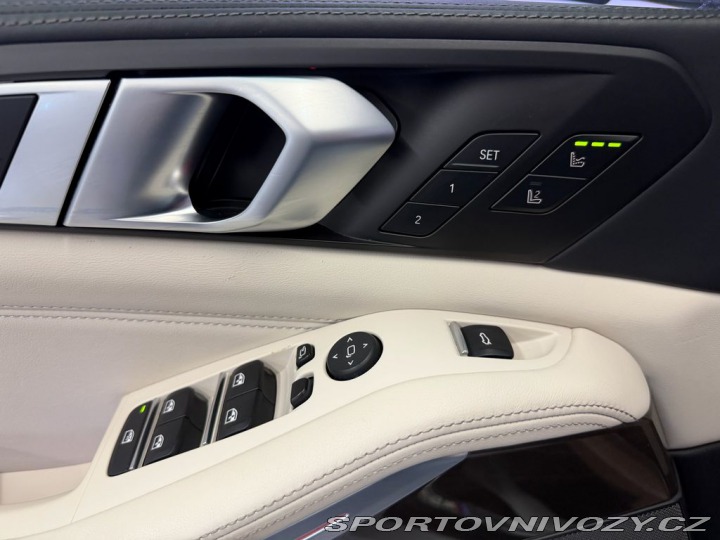BMW X5 M50i xDrive, LASER, MASÁŽ 2022