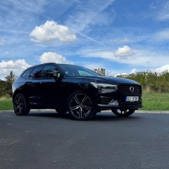 Volvo  XC60 T6 Rdesign Black, tažné