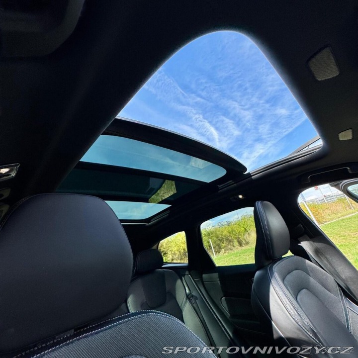 Volvo Ostatní modely XC60 T6 Rdesign Black, tažné 2021