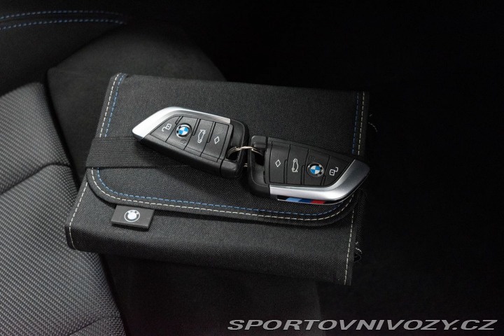 BMW 4 420d xD ///M*ZÁRUKA*TAŽNÉ 2025