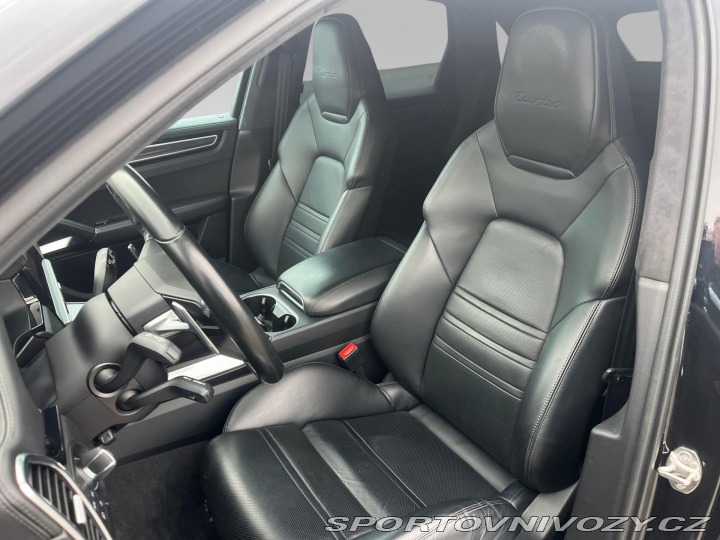 Porsche Cayenne Turbo 2021