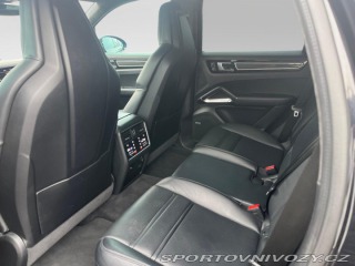 Porsche Cayenne Turbo 2021