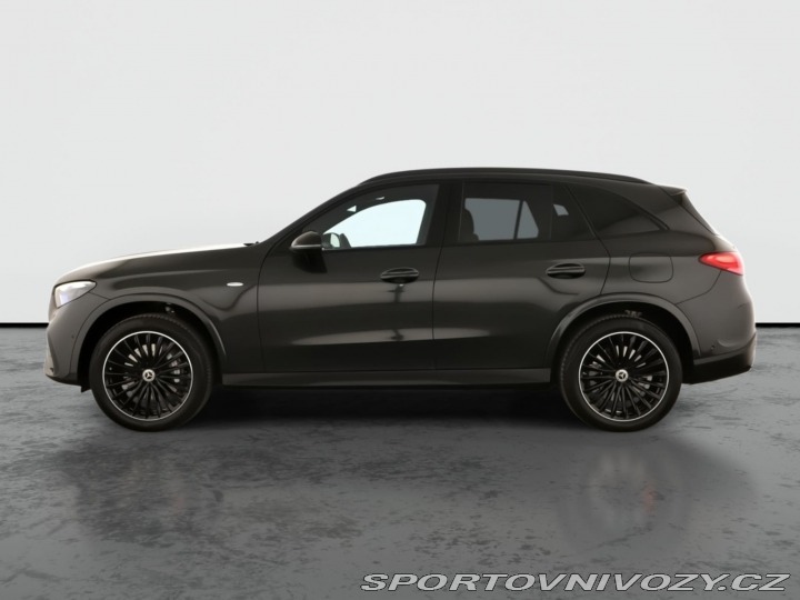 Mercedes-Benz Ostatní modely GLC AMG Line GLC 300 de 4MATI 2025