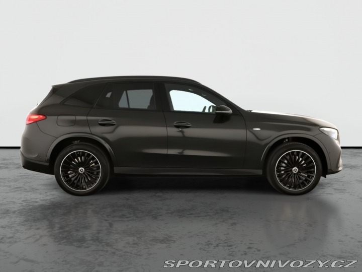 Mercedes-Benz Ostatní modely GLC AMG Line GLC 300 de 4MATI 2025