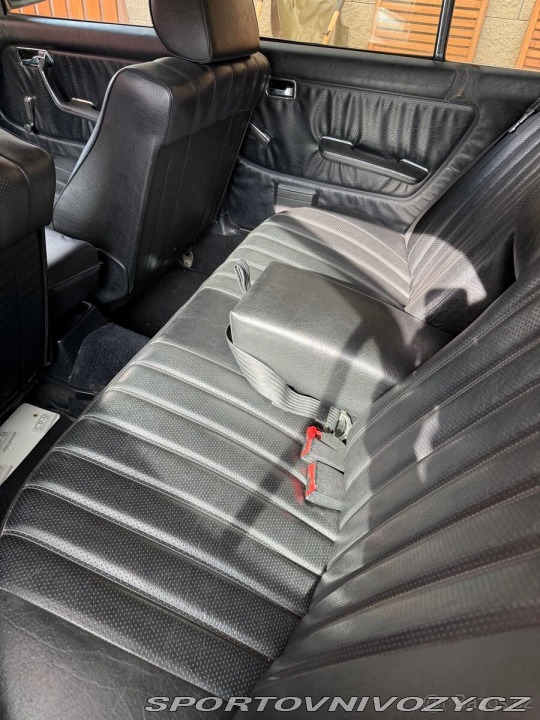 Mercedes-Benz Ostatní modely 123 W 123 300D 1800