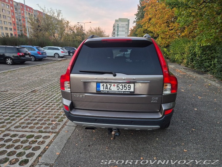 Volvo Ostatní modely XC90 2,4 D5 Executive 2011, 2010