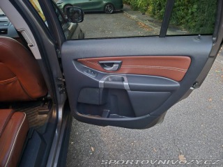 Volvo Ostatní modely XC90 2,4 D5 Executive 2011, 2010