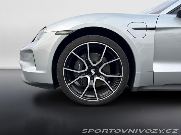 Porsche Taycan 4 2025