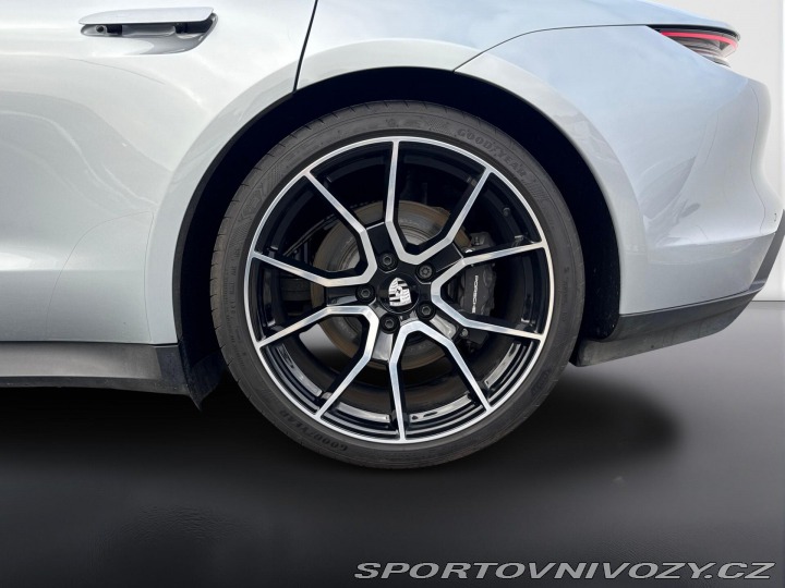 Porsche Taycan 4 2025