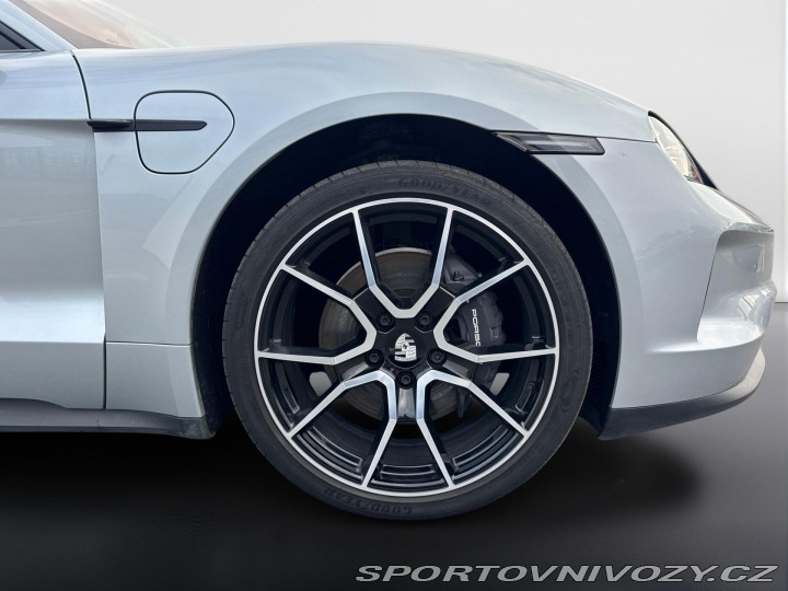 Porsche Taycan 4 2025