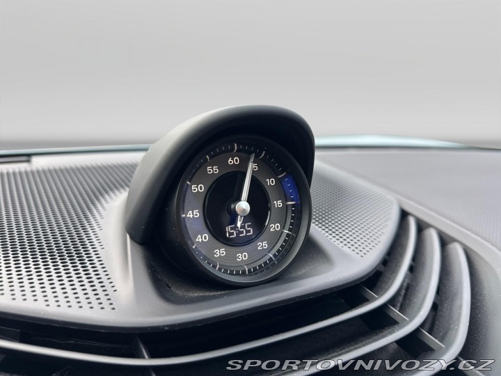Porsche Taycan 4 2025