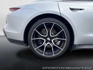 Porsche Taycan 4 2025