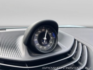 Porsche Taycan 4 2025