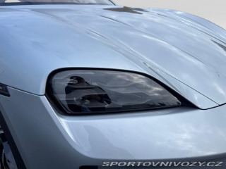Porsche Taycan 4 2025