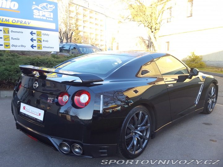 Nissan GT-R Black edition 2014