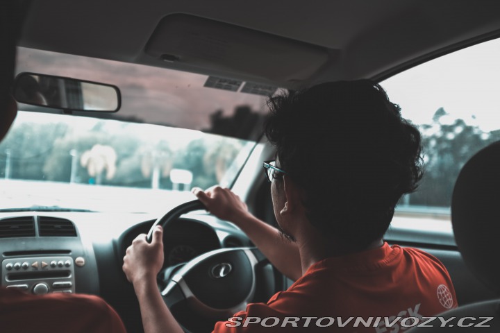 Jak prodat ojeté auto? Sám nebo přes autobazar?